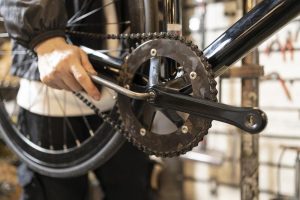 how to remove stuck bike pedals